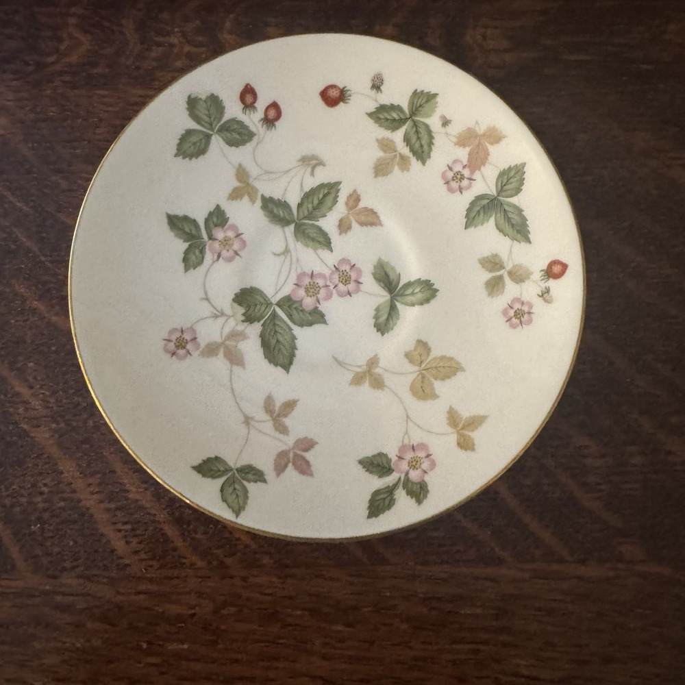 Wedgwood Bone China -Wild Strawberry Pattern- 5 5/8" Replacement Saucer Plate